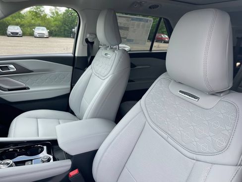 New 2026 Ford Explorer Platinum w/ LUX Leather Package AWD/4WD image 9