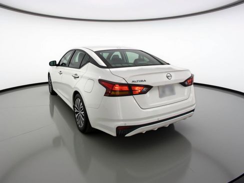 Used 2025 Nissan Altima 2.5 SV image 6