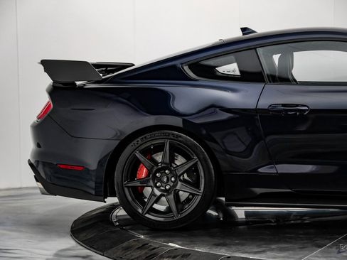 Used 2021 Ford Mustang Shelby GT500 w/ Carbon Fiber Track Pack image 20