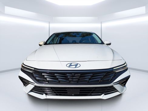 Certified 2024 Hyundai Elantra Limited image 8
