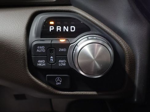Used 2025 RAM 1500 Laramie AWD/4WD image 32