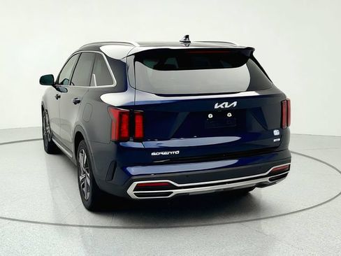 Certified 2023 Kia Sorento EX AWD/4WD image 4