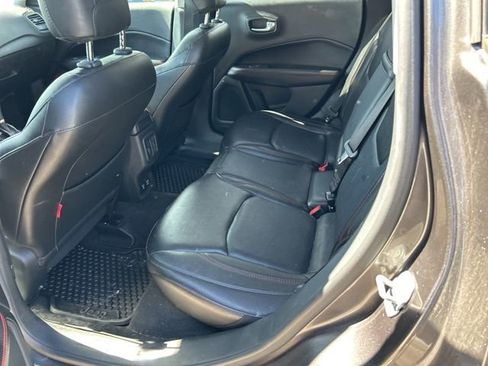 Used 2018 Jeep Compass Trailhawk w/ Leather Interior Group AWD/4WD image 6