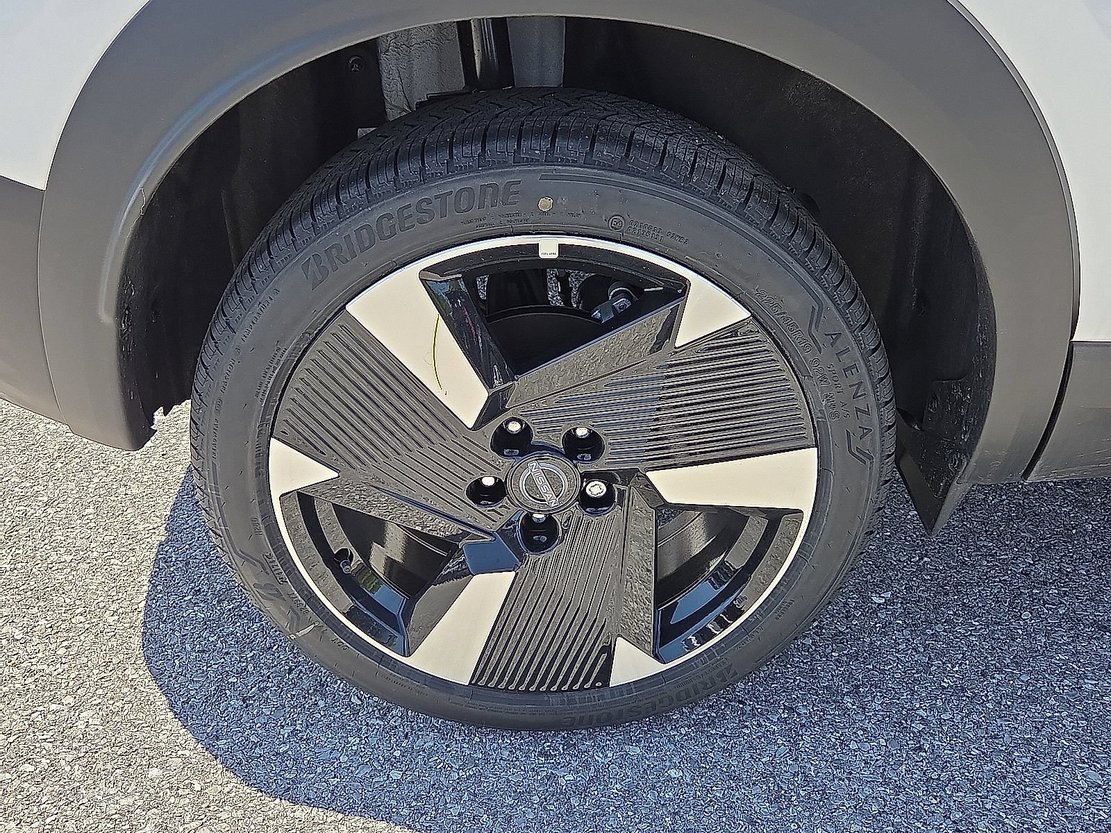 Used 2025 Nissan Kicks SR AWD/4WD image 32