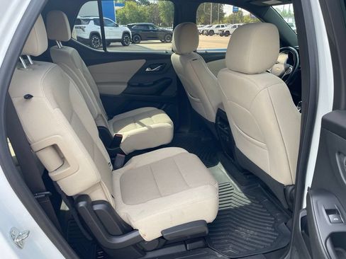 Used 2022 Chevrolet Traverse LT FWD image 36