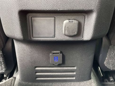 Used 2024 Toyota Tacoma SR5 w/ SR5 Upgrade Package RWD image 14