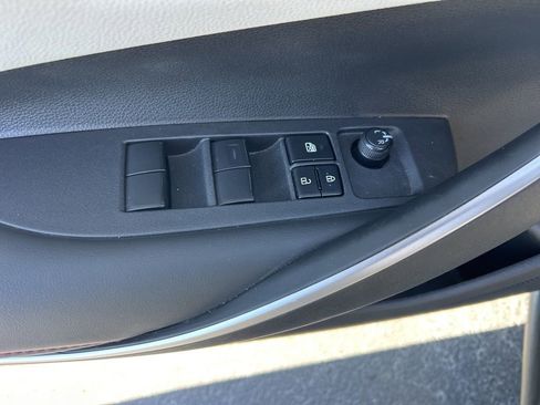 Used 2024 Toyota Corolla SE w/ SE Premium Package image 4