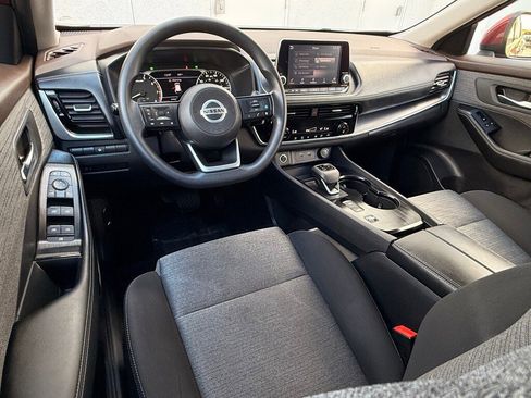 Used 2021 Nissan Rogue SV image 13