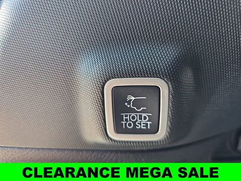 New 2025 Jeep Grand Cherokee Altitude image 13