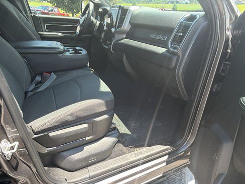 Used 2025 RAM 2500 Big Horn AWD/4WD image 18