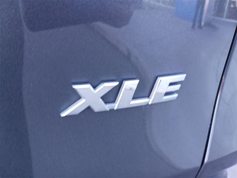 Used 2021 Toyota RAV4 XLE image 27