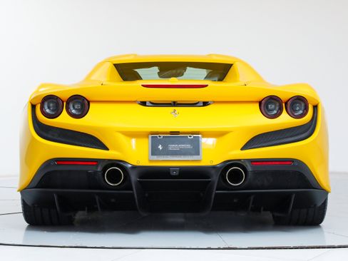 Certified 2022 Ferrari F8 Tributo image 10