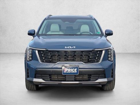 Used 2025 Kia Sorento S w/ Panoramic Sunroof Package image 2