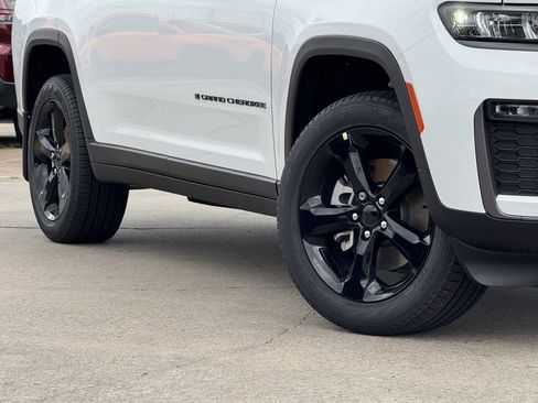 New 2026 Jeep Grand Cherokee L Limited RWD image 12