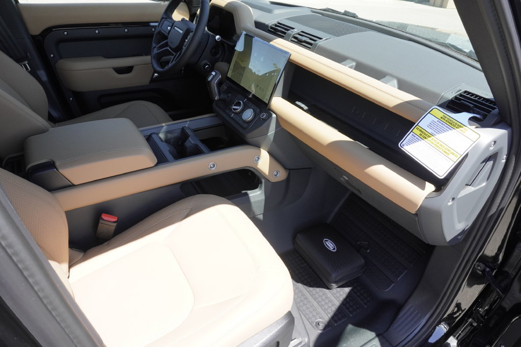 New 2026 Land Rover Defender 110 S AWD/4WD image 22