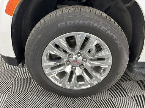 Used 2024 GMC Yukon Denali image 4
