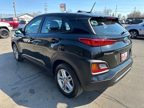 Used 2021 Hyundai Kona SE w/ Cargo Package image 4