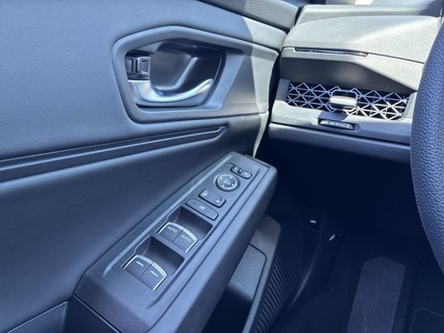 Certified 2025 Honda Accord SE image 40