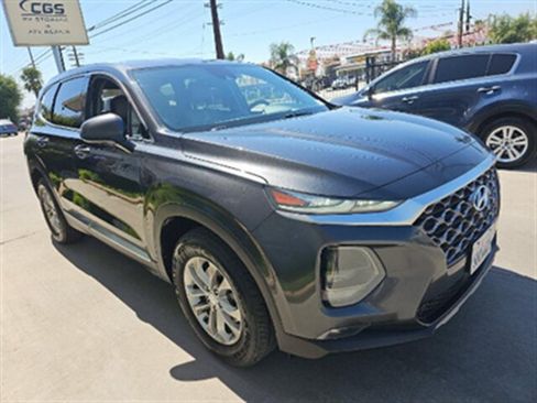 Used 2020 Hyundai Santa Fe SEL FWD image 2
