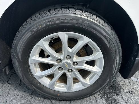 Used 2020 Chevrolet Equinox LT FWD image 24
