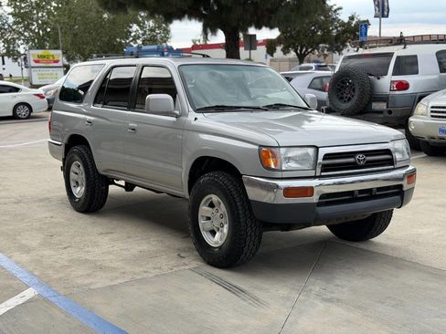 Used 1998 Toyota 4Runner SR5 RWD image 5