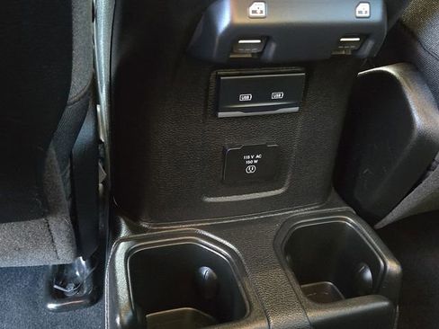 Used 2025 Jeep Wrangler Unlimited Rubicon image 16