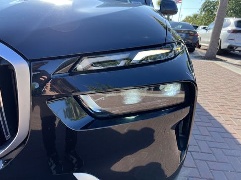Used 2024 BMW X7 xDrive40i w/ Premium Package AWD/4WD image 6