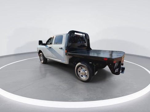 Used 2024 RAM 2500 Tradesman w/ Chrome Appearance Group AWD/4WD image 6