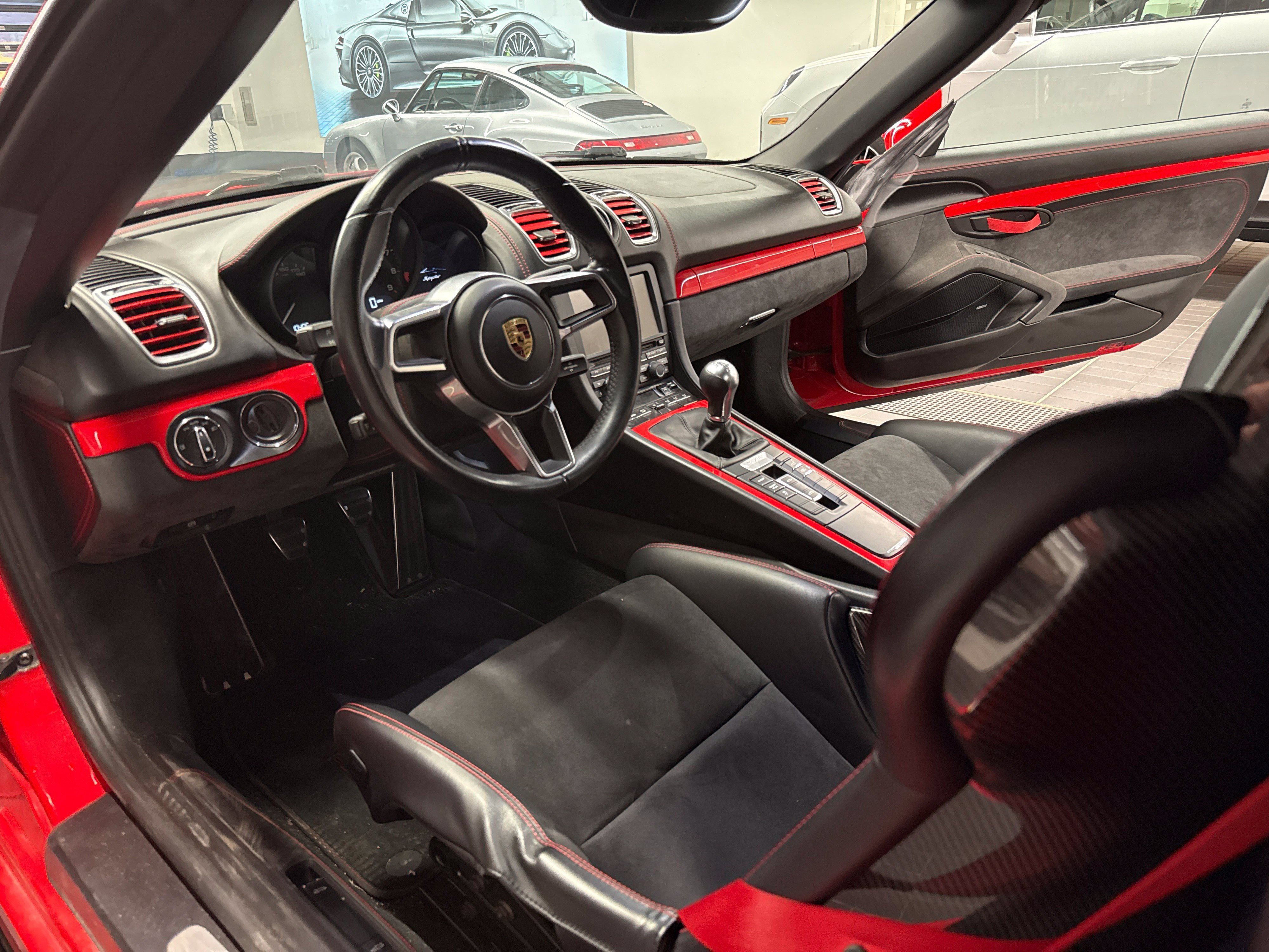 Used 2016 Porsche Boxster Spyder RWD image 10