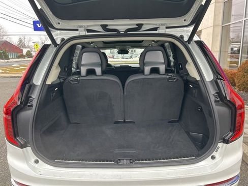 Used 2025 Volvo XC90 B5 Plus image 11