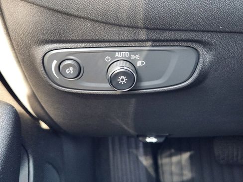 Used 2023 Chevrolet Equinox LT FWD image 18
