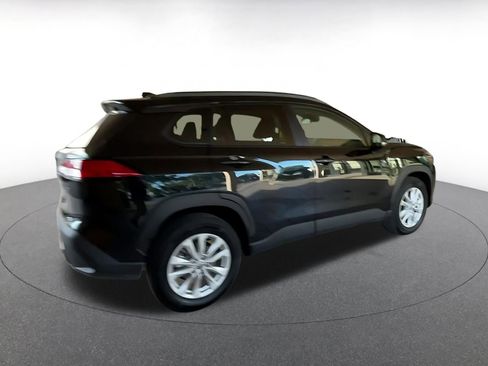 Used 2025 Toyota Corolla Cross LE image 15