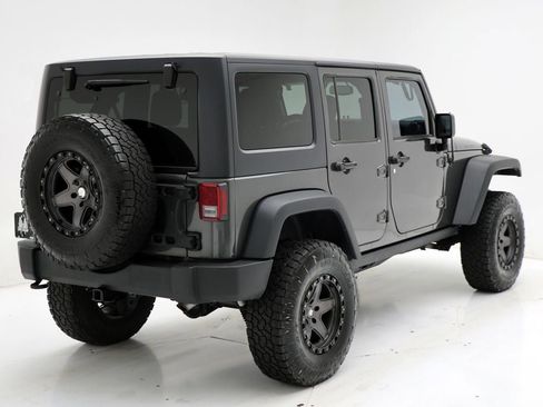 Used 2017 Jeep Wrangler Unlimited Rubicon w/ Dual Top Group image 9