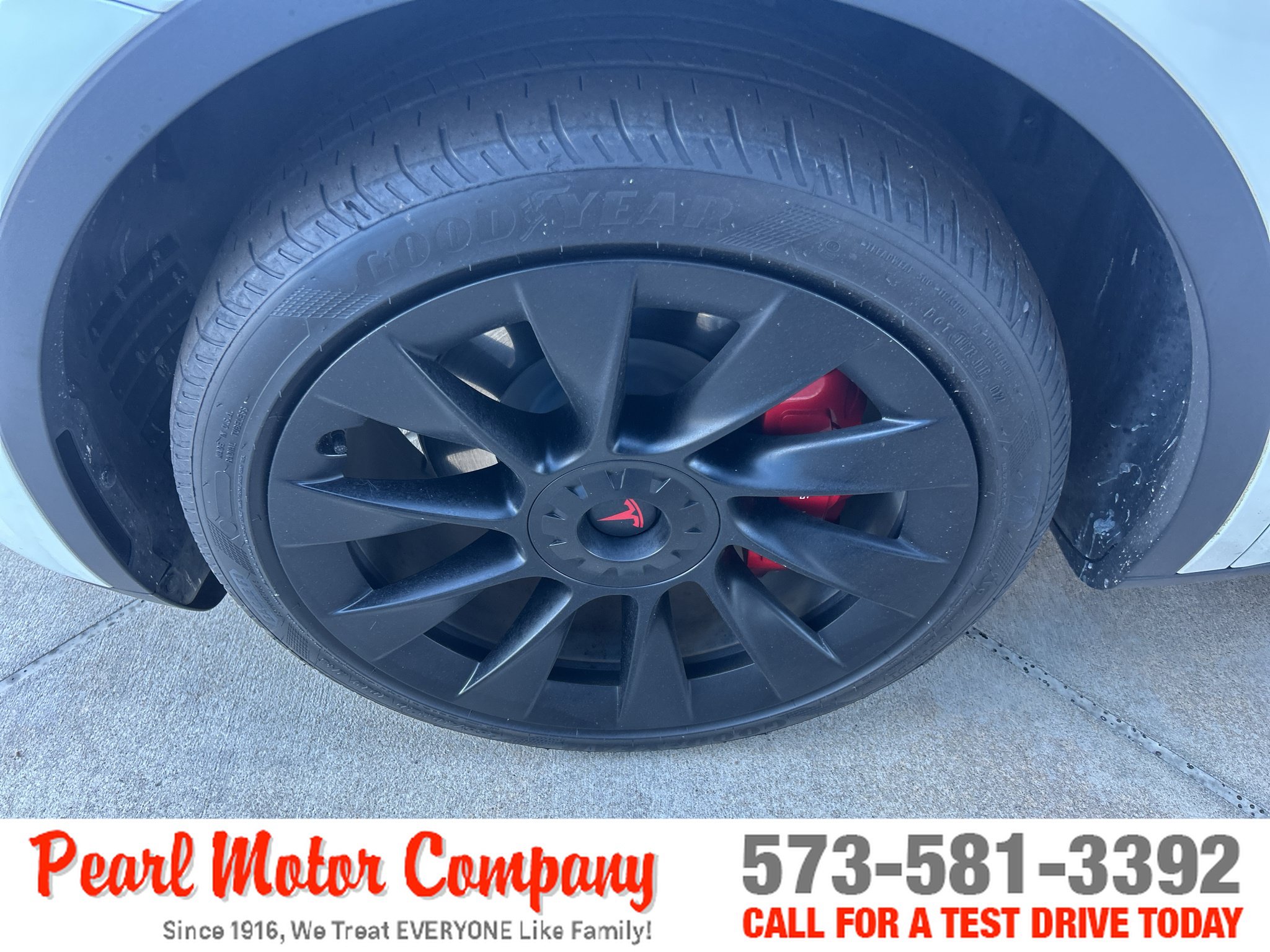 Used 2024 Tesla Model Y Long Range AWD/4WD image 8
