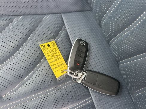 Used 2023 Nissan Ariya image 37