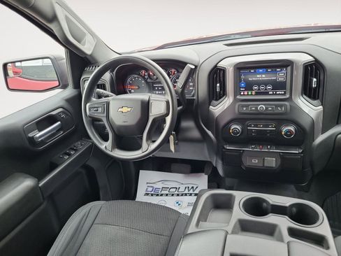 Used 2020 Chevrolet Silverado 1500 Custom w/ Custom Value Package image 11