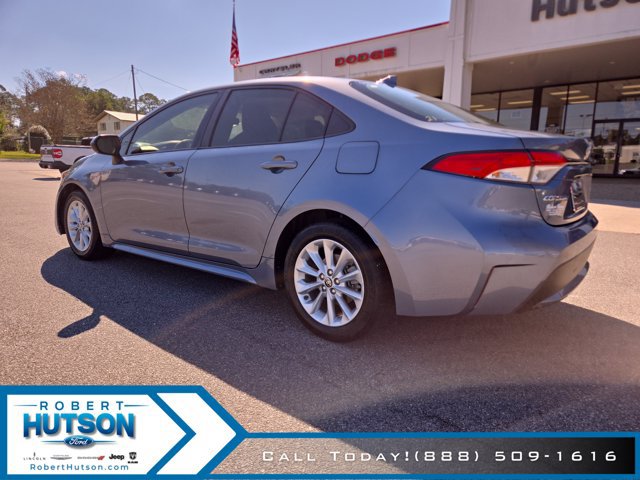Used 2021 Toyota Corolla LE w/ LE Convenience Package FWD image 8