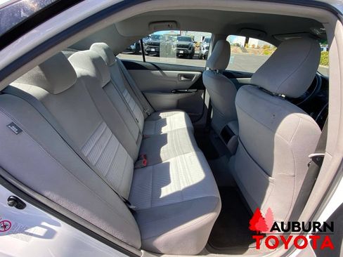 Used 2015 Toyota Camry LE FWD image 14