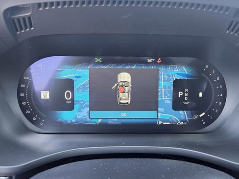 Used 2025 Volvo XC60 B5 Plus image 11