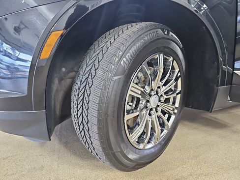 Used 2018 Cadillac XT5 Luxury w/ Driver Awareness Package image 38