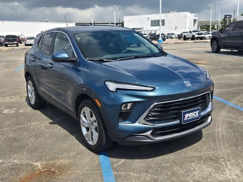 Used 2024 Buick Encore GX Preferred image 3