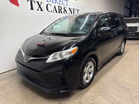 Used 2020 Toyota Sienna L image 13