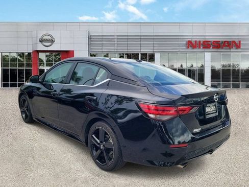 Certified 2023 Nissan Sentra SR w/ Midnight Edition Package FWD image 7