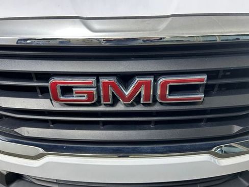Used 2023 GMC Terrain SLE AWD/4WD image 10