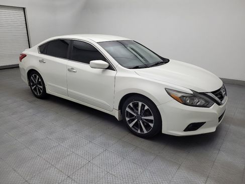 Used 2016 Nissan Altima 2.5 SR FWD image 11