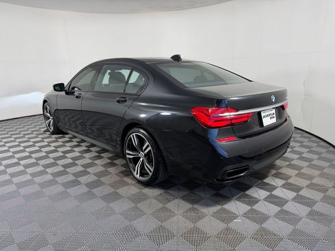 Used 2019 BMW 740i w/ M Sport Package RWD image 3