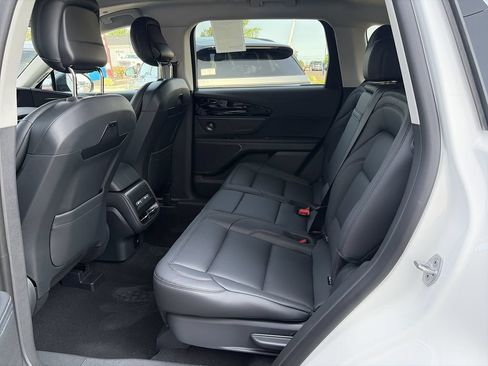 New 2026 Lincoln Nautilus Premier w/ Equipment Group 102A AWD/4WD image 6