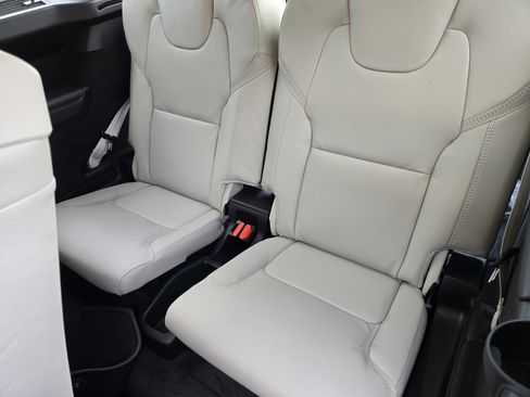 New 2026 Volvo XC90 B6 Ultra image 36