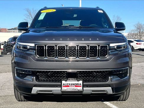 Used 2024 Jeep Wagoneer L Series II w/ Premium Group I image 3