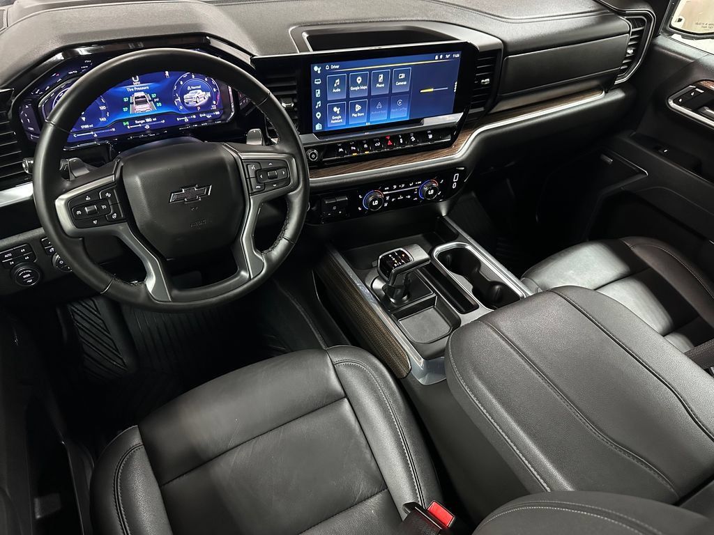 Used 2025 Chevrolet Silverado 1500 RST AWD/4WD image 13